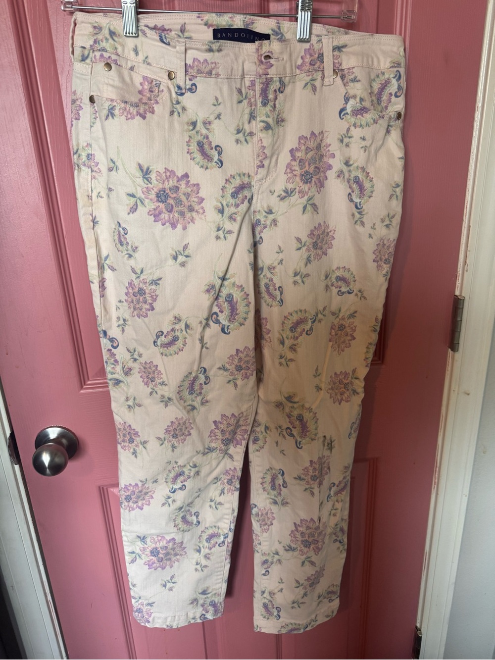 Bandolino Cream Straight-Leg Pants with Lavender Floral Print